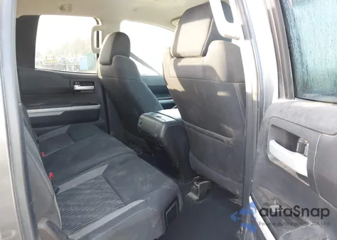 2014 Toyota Tundra Sr5 4.6L V8 z USA, uszkodzony, nr VIN 5TFUM5F12EX059004